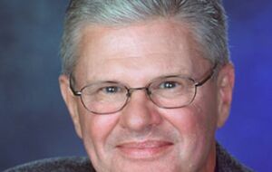 У 1991 році Каррутерс презентував результати досліджень із застосування ботулотоксину в косметології