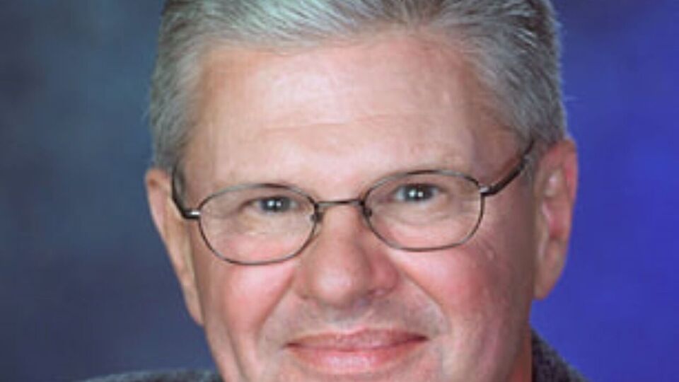 У 1991 році Каррутерс презентував результати досліджень із застосування ботулотоксину в косметології