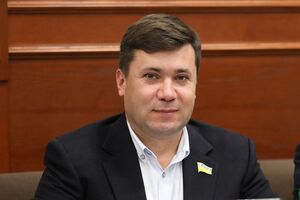 Если фракция "Слуга народа" в Киевсовете не отстранит Витренко (на фото) с должности председателя, значит, депутаты "в доле", заявил Береза