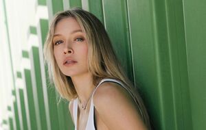 Брежнєва: Бекстейдж