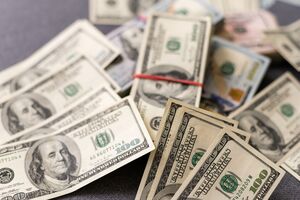 Соглашение о реструктуризации поддержали 97,38% владельцев еврооблигаций, заявили в Минфине