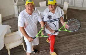 Сапронов: Гарі Давидовичу, давай нічию розпишемо? Зараз прокинуться, телефонуємо й пропонуємо обом не вийти на корт