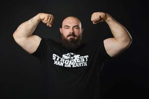 По словам Новикова, в начале полномасштабного вторжения РФ он пообещал российскому коллеге "сделать все", чтобы представители страны-агрессора не смогли участвовать в соревнованиях