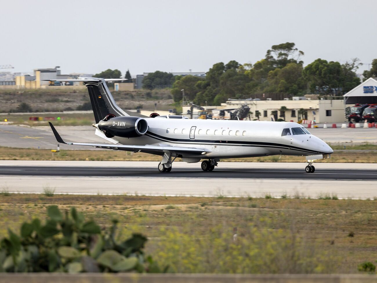 Кабаева с 2014 года не менее шести раз летала на таком бизнес-джете (на фото – Embraer Legacy 600)