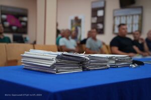 За словами працівників ТЦК, чоловік мав уточнити військово-облікові дані та пройти військово-лікарську комісію