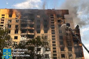 Пряме влучання зафіксували в 12-поверховий житловий будинок в Індустріальному районі Харкова, зазначили в прокуратурі
