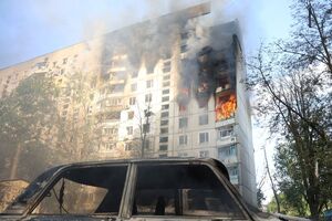 В результате попадания авиабомбы в жилую 12-этажку в Харькове произошли разрушения конструкций и пожар, отметили в ГСЧС