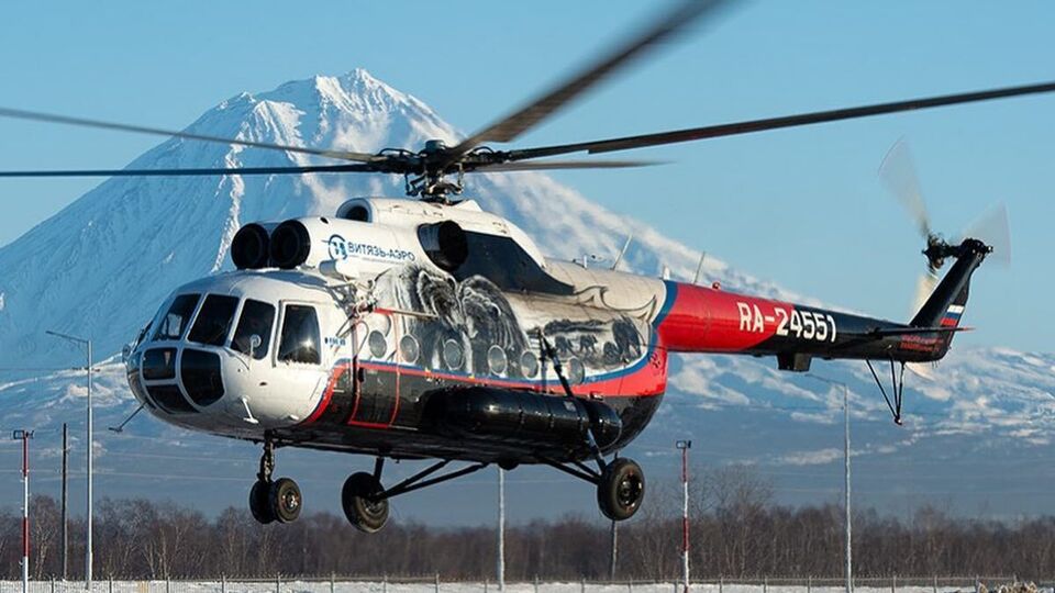 Вертолет пропал с радаров, когда забирал туристов с вулкана на Камчатке