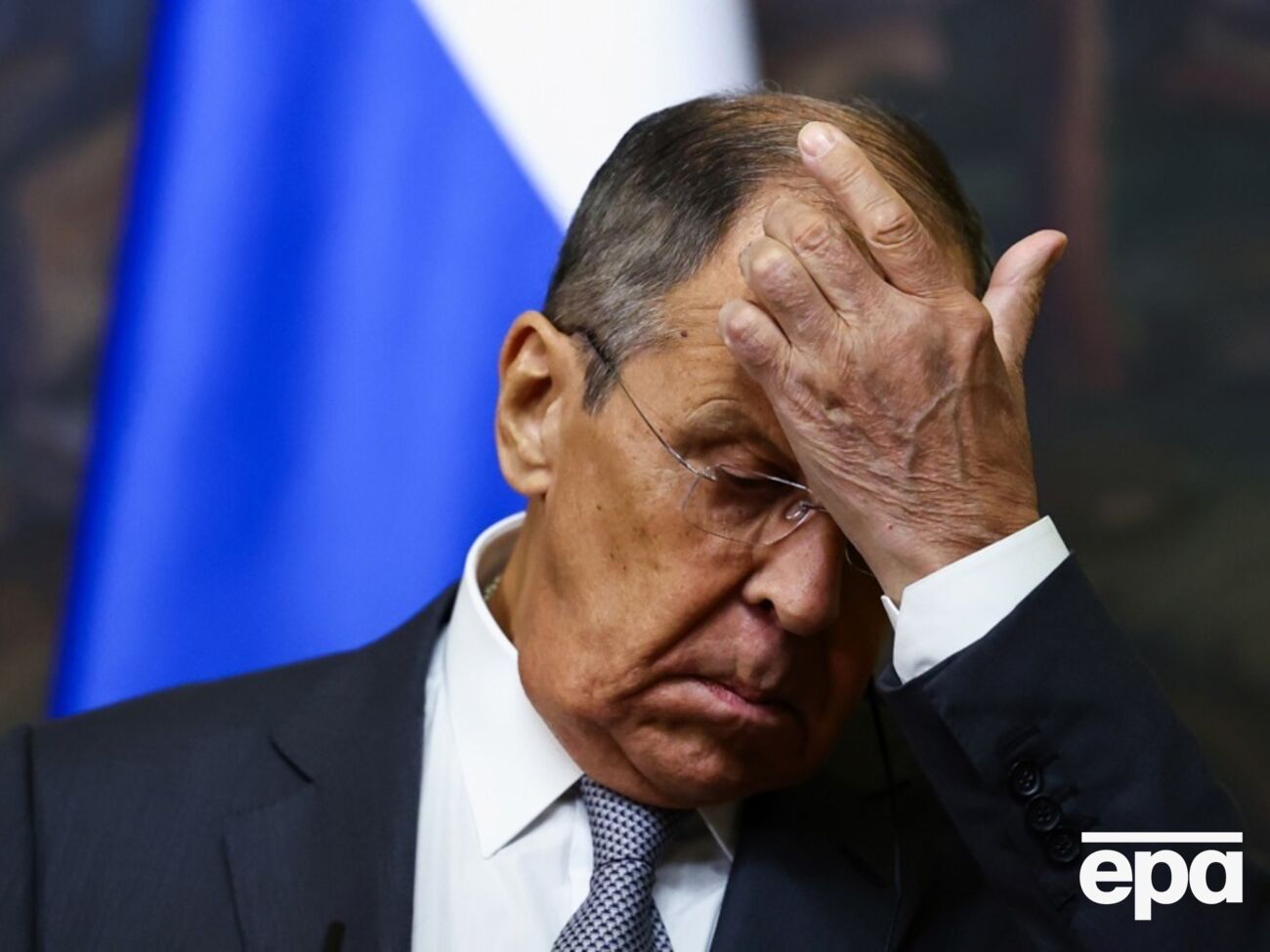 Лавров говорит, что РФ "не ведет переговоров" о своей территории