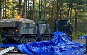 Этот амфибийный бронетранспортер может работать на всех типах поверхностей, его заявленная скорость движения по воде – 5 км/ч