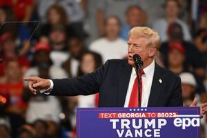 Харрис отказалась от предложения Трампа провести дебаты на канале Fox News 4 сентября