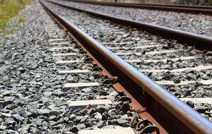 Оккупанты "без анонсов и красных лент" запустили железную дорогу из РФ в Мариуполь, отметил Андрющенко