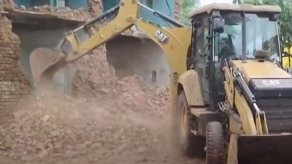 Двое детей после падения стены выжили, пишут СМИ