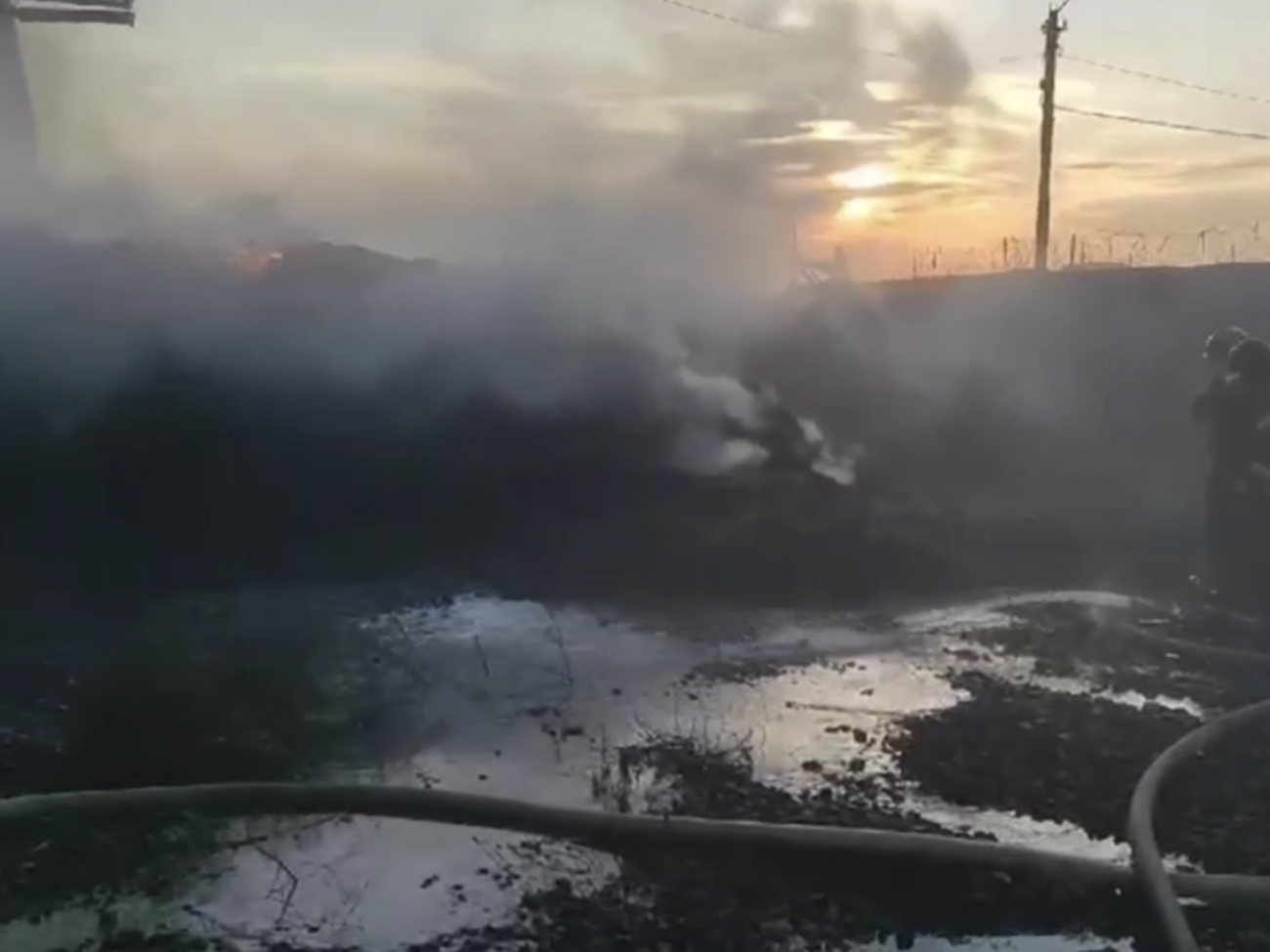 Дым от пожара виден в соседних населенных пунктах