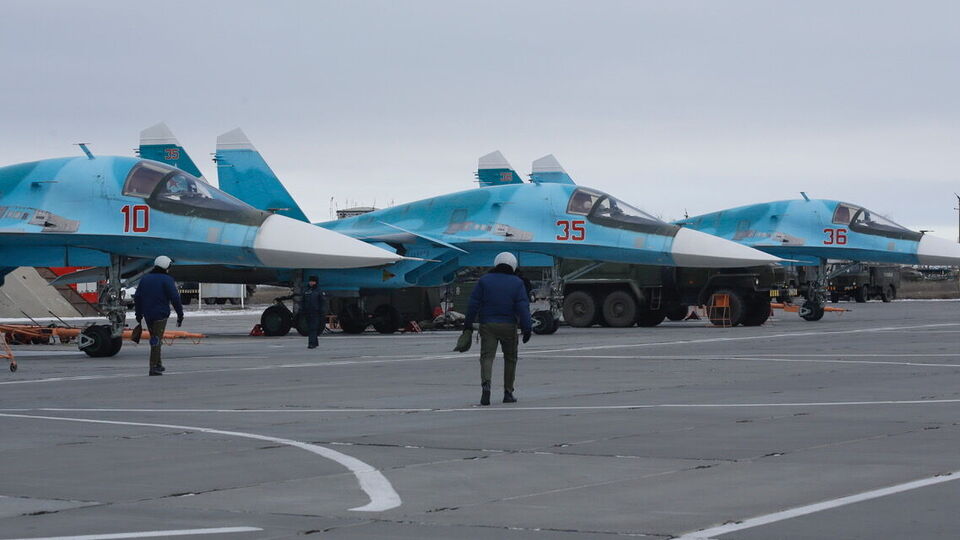 Унаслідок ударів є пошкодження на території російського військового аеродрому