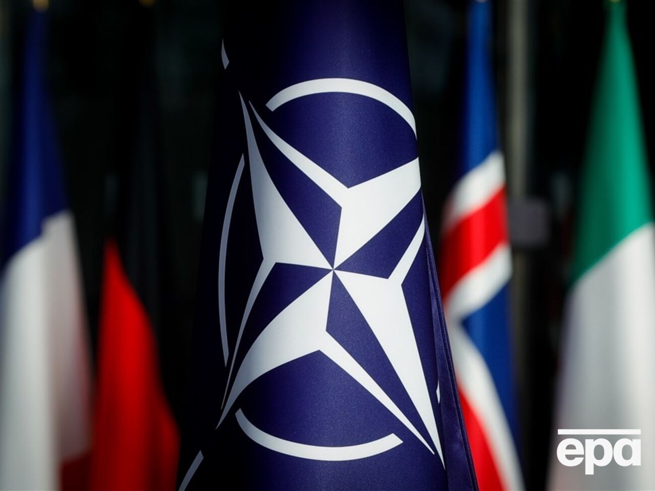 НАТО может по-разному реагировать на гибридные действия РФ, отметил Сайзек