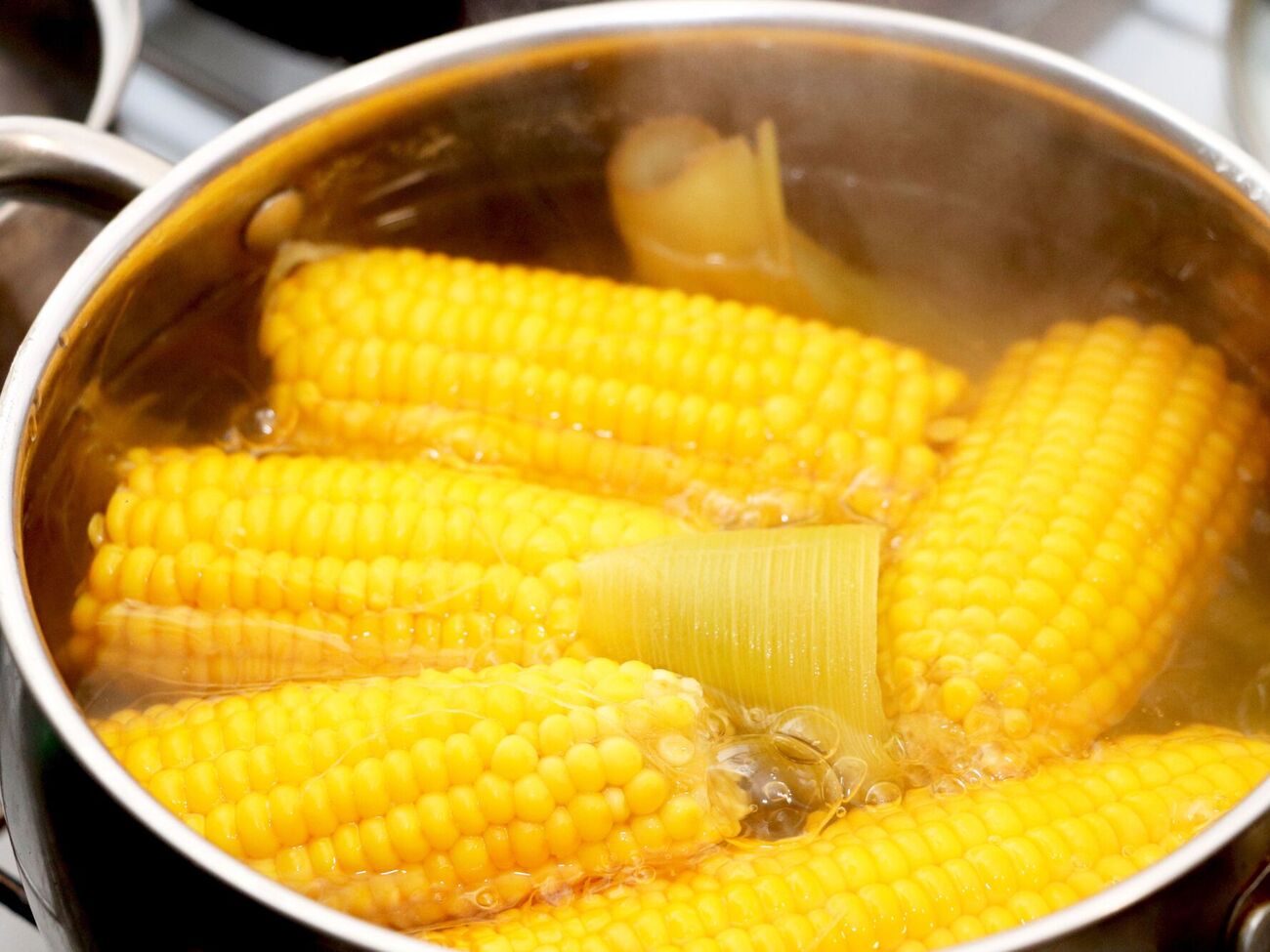 Для варіння кукурудзи може знадобитися різний час