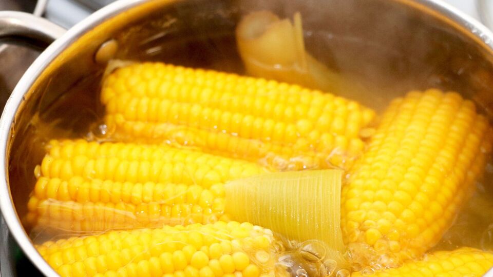 Для варіння кукурудзи може знадобитися різний час