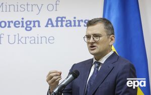 Кулеба отметил, что во время заграничных визитов встречается и с "обычными людьми"