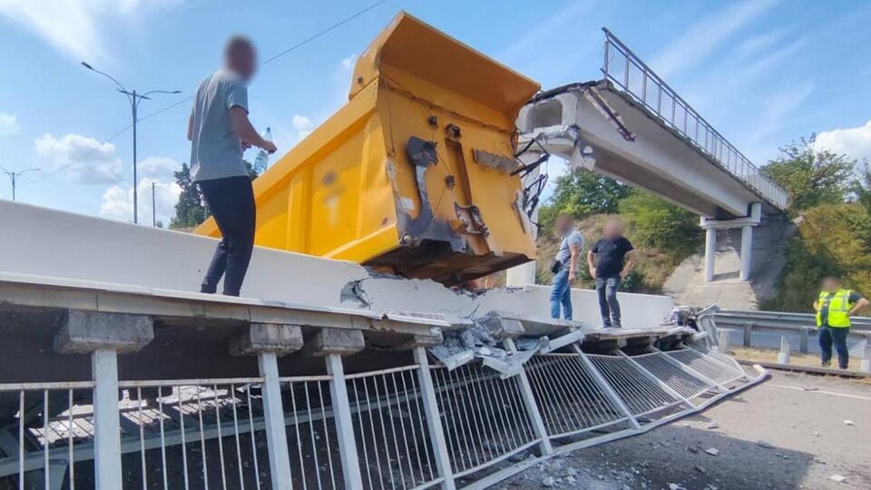Тимчасово перекрито проїзд у напрямку Києва