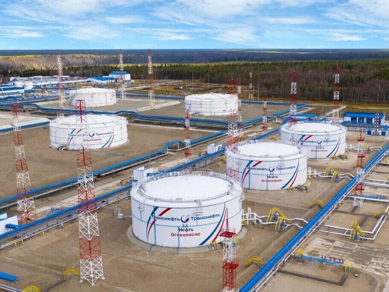 Завод розташований у Республіці Комі