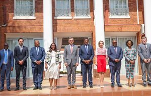 Кулеба продолжает турне по странам Африки