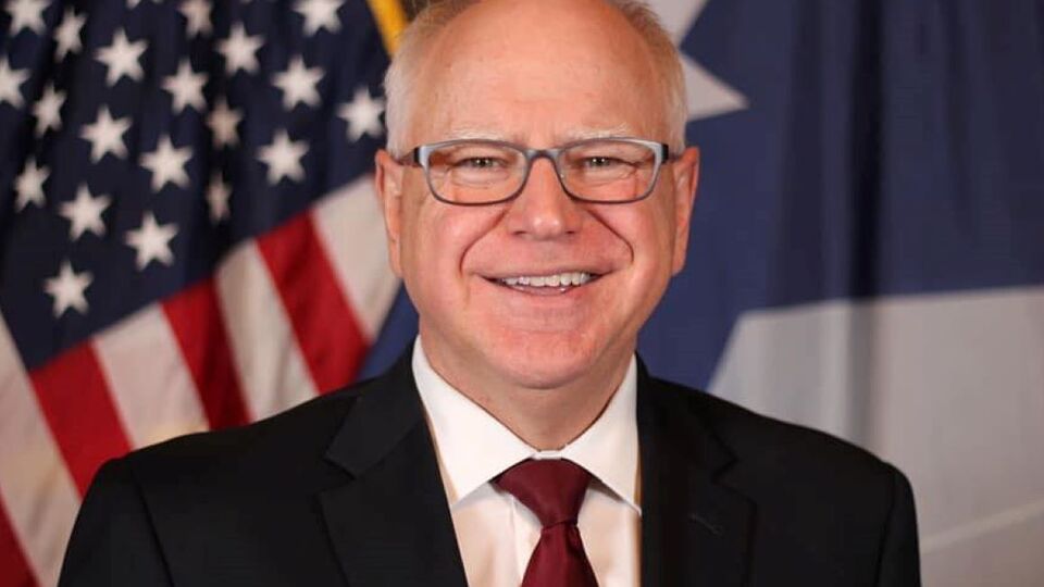 Уолц заявил о готовности присоединиться к кампании Харрис