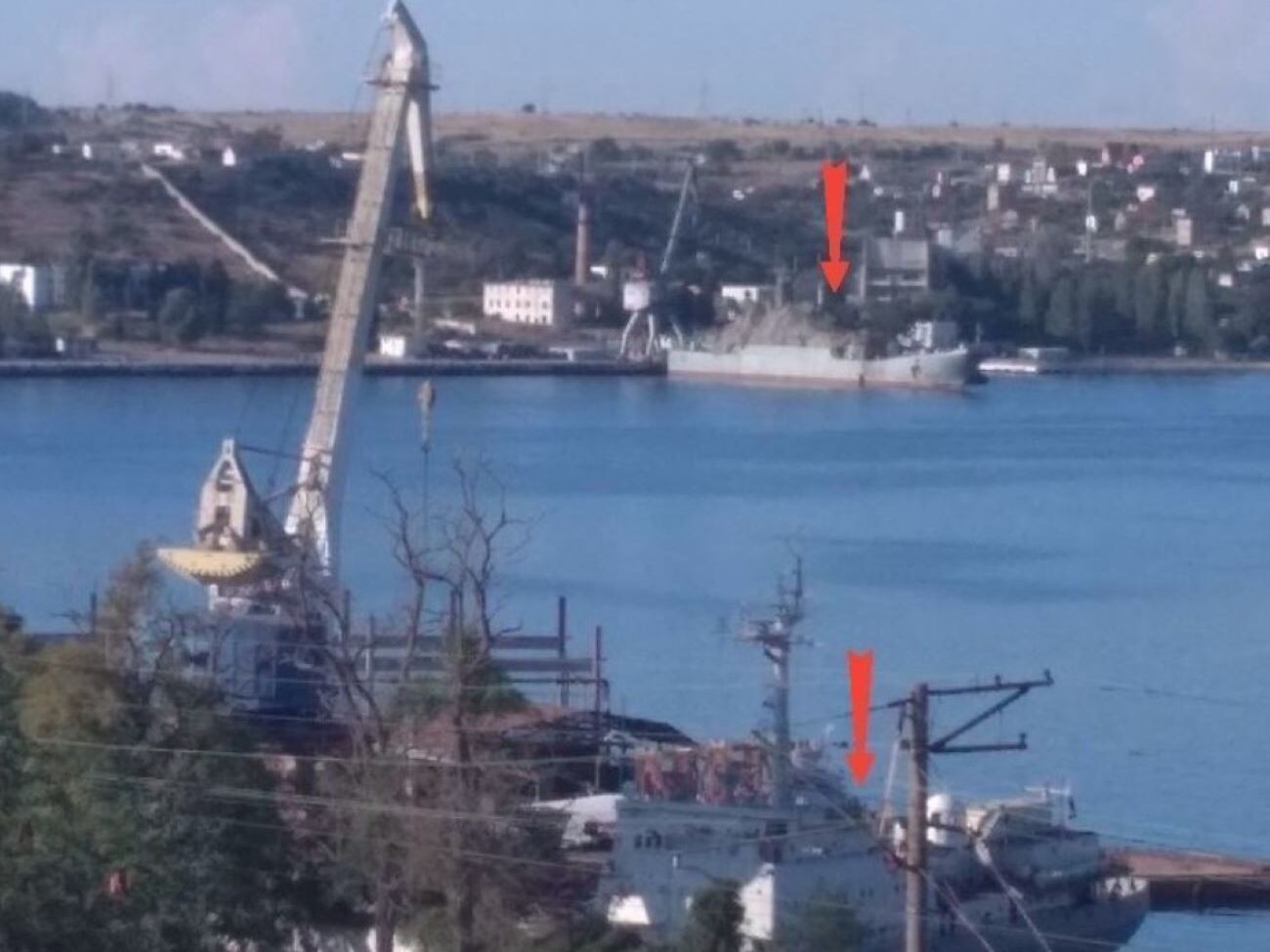 Агенты зафиксировали два больших десантных корабля проекта 775 в Килен-бухте