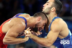 У півфіналі Насібов (на фото праворуч) здолав представника Азербайджану (на фото ліворуч)