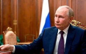 Війна, яку Путін розпочав в Україні, тепер дедалі більше поширюється на територію РФ, зазначило Bloomberg