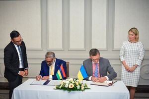 Гобин и Кулеба подписали соглашение о безвизе между Маврикием и Украиной в Порт-Луи