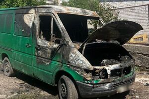 Киевлянин поджигал военные авто с помощью легковоспламеняющейся смеси, рассказали в СБУ