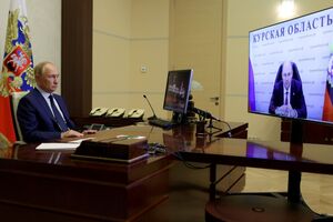Со Смирновым Путин общался по видеосвязи
