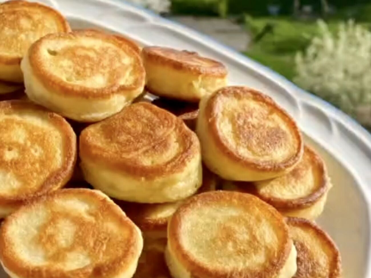 Секрет пухких оладок – тісто на теплому кефірі