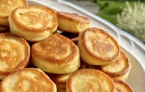 Секрет пухких оладок – тісто на теплому кефірі