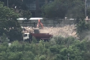 Компанія стверджує, що мала всі необхідні документи для знесення будівлі й будівництва бізнес-парку, де планує звести 22-поверховий офісний центр