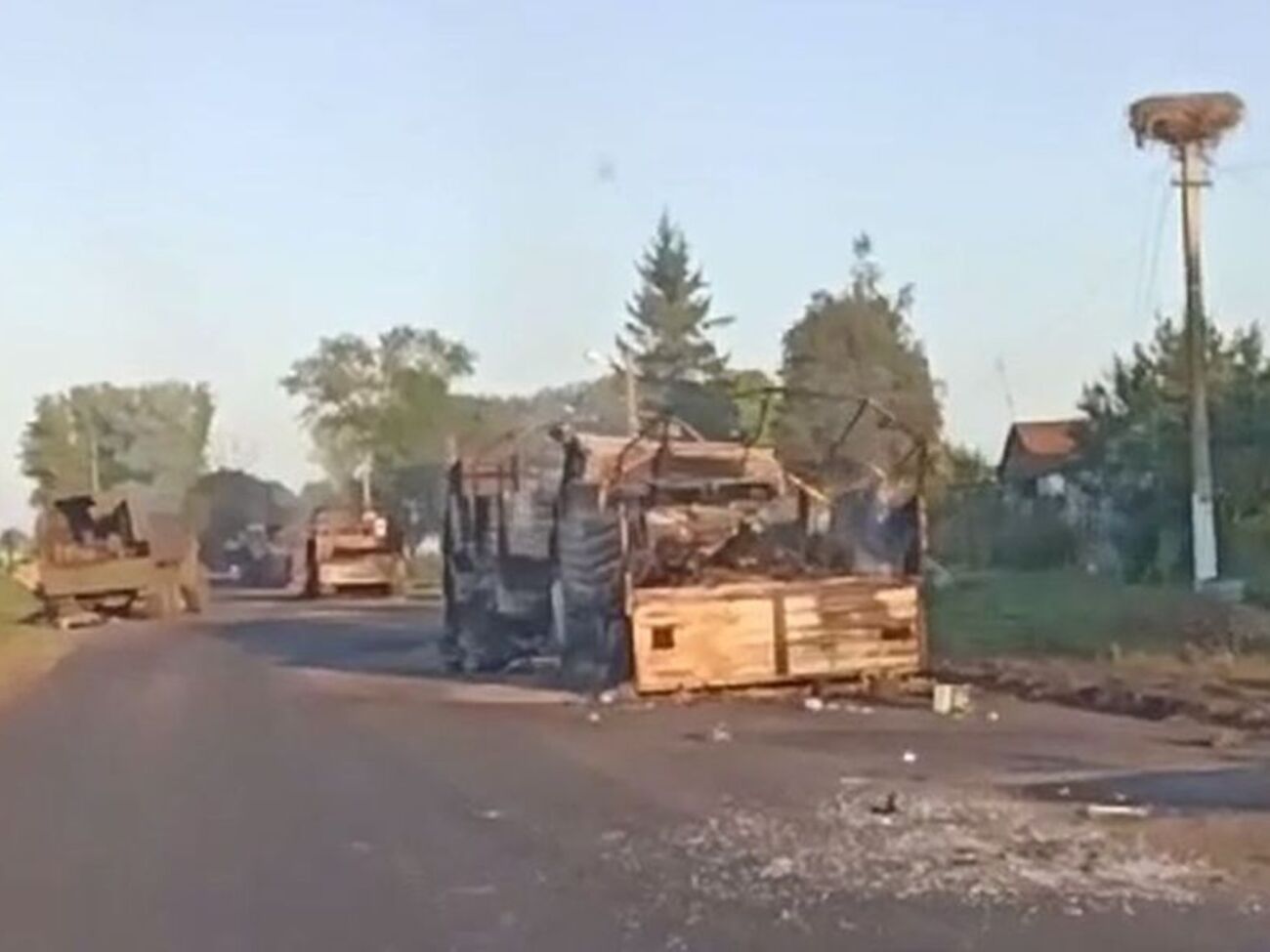 Журналисты подсчитали, сколько солдат могло ехать в машинах из разбитой колонны