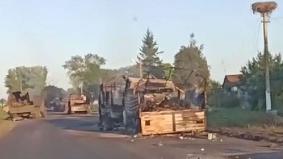 Журналісти підрахували, скільки солдатів могло їхати в машинах із розбитої колони