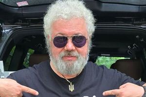 В июле 2021 года я решил рискнуть и спонсировать борца Новикова. А в ноябре мне позвонил тренер и сказал, что он уехал в Болгарию