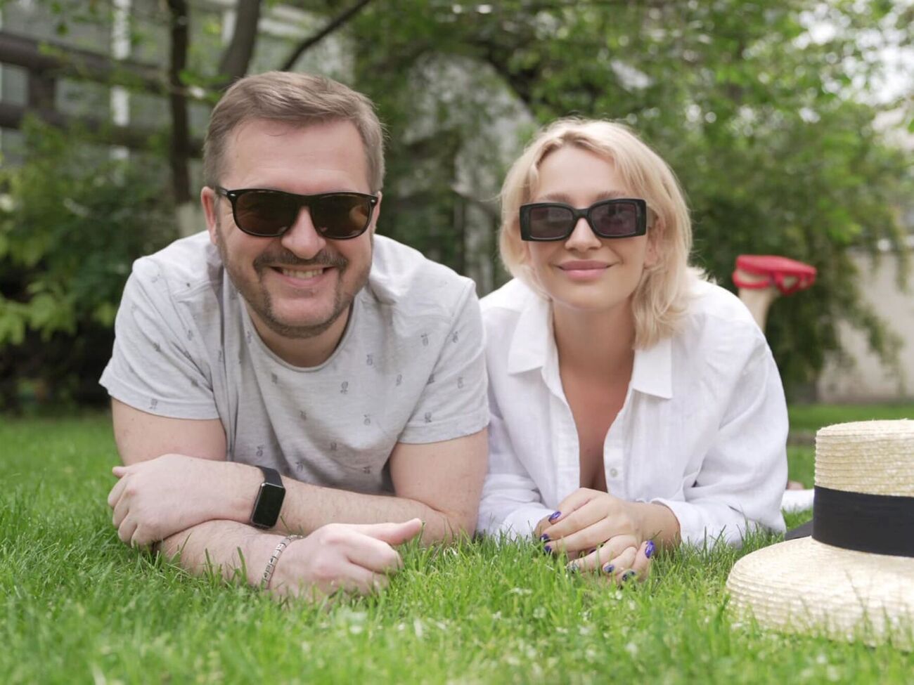 Отцом Зои Мозговой является второй муж Алены Мозговой. Пономарев был ее третьим супругом