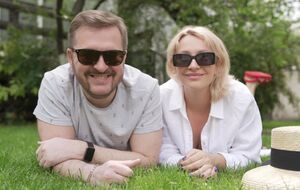 Отцом Зои Мозговой является второй муж Алены Мозговой. Пономарев был ее третьим супругом