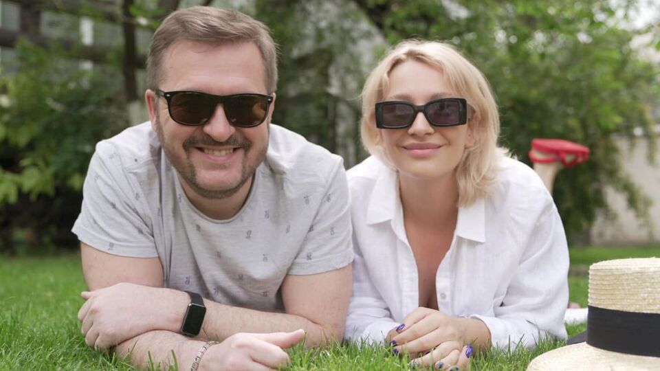 Батьком Зої Мозгової є другий чоловік Олени Мозгової. Пономарьов був її третім чоловіком