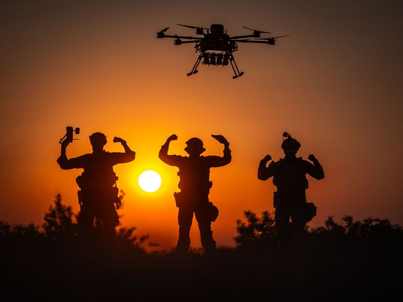 Украинское военно-политическое руководство пока не комментировало наступление в Курской области, отметило Politico