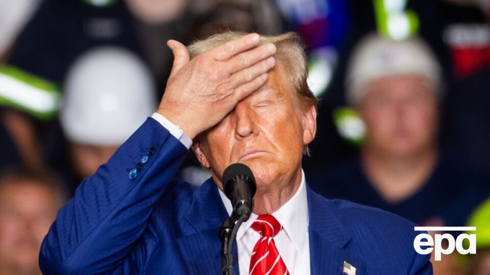 Трампа звинувачують у використанні з політичною метою візиту на військове кладовище