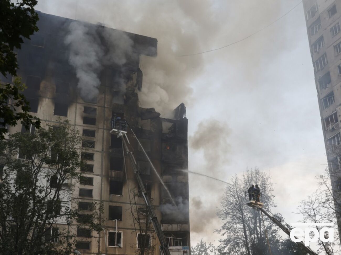 Зеленский показал последствия российских ударов, в том числе по Харькову