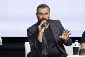 Лисовой о том, как писал диссертацию: Чем дальше я доходил до защиты, тем больше мне это не нравилось. И я уже в какой-то момент и пожалел, что ввязался в это