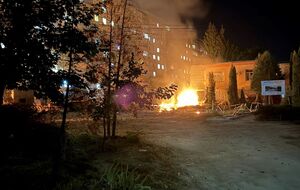 Здание, в которое попали россияне, расположено среди жилого микрорайона города