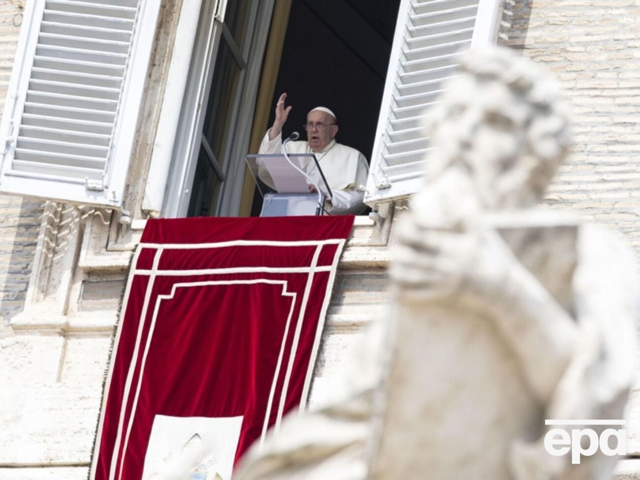 Папа римский Франциск заверил, что находится в постоянной близости "с мученическим украинским народом"