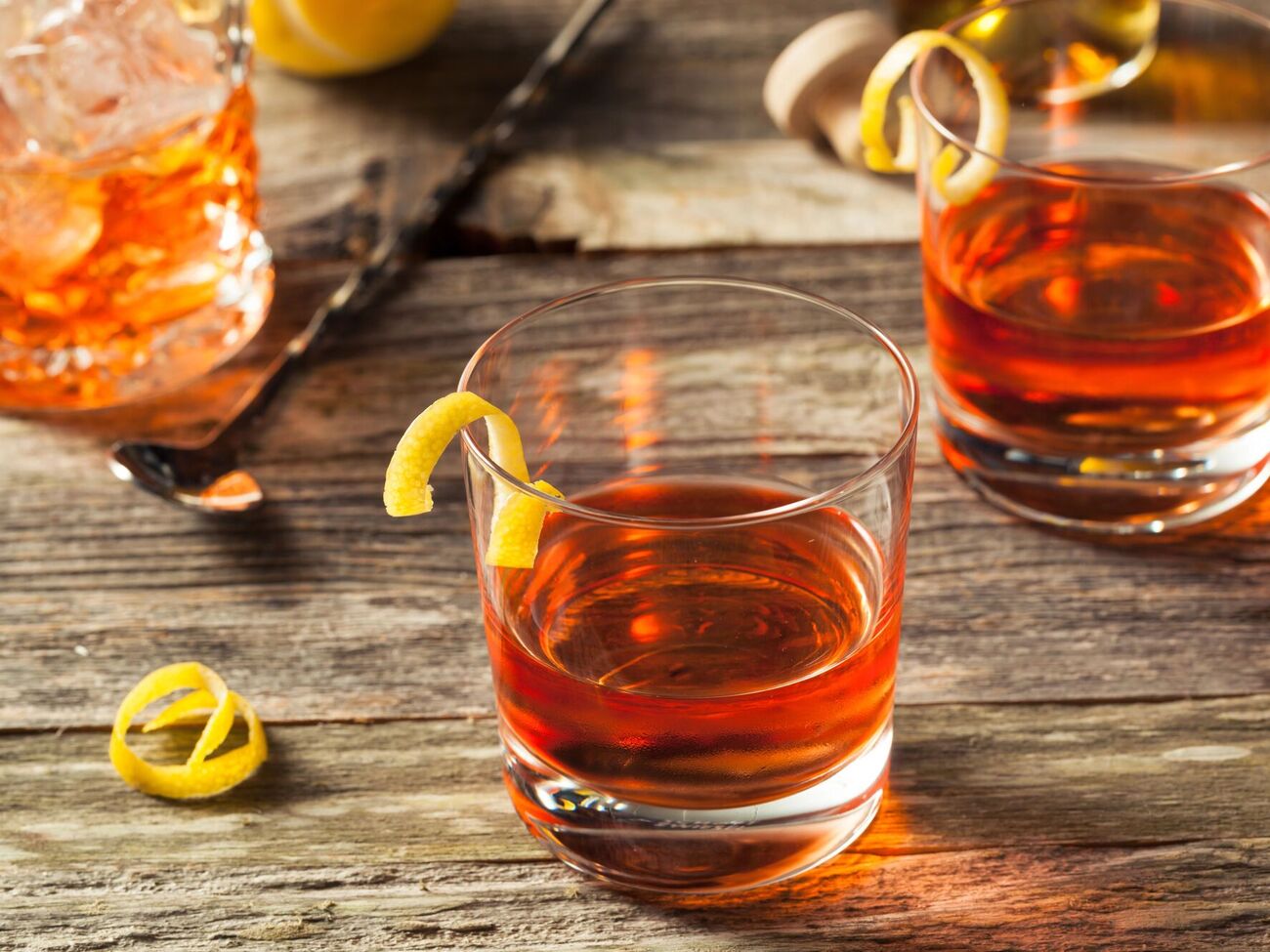 Специи и кора дуба придают коньяку насыщенный вкус