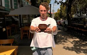 Клопотенко: Якщо хочеться чогось традиційнішого, спробуйте простий курячий суп із вермішеллю